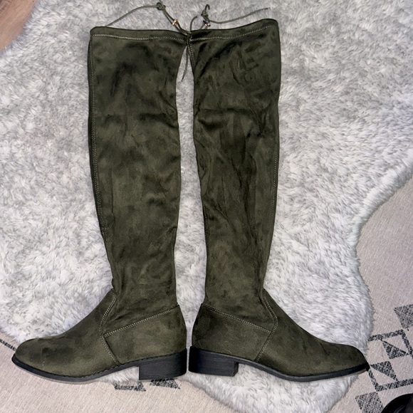 Nature Breeze Shoes - NWOT. Woman’s Nature Breeze Olive green suede knee high boots. Size 8.